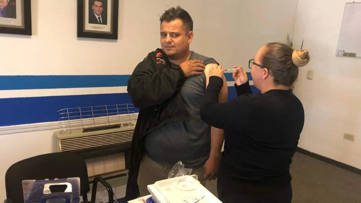 1 Han aplicado 10 mil vacunas contra la influenza, en Región Cuauhtémoc FOTO CORTESÍA CELINA DOMÍNGUEZ