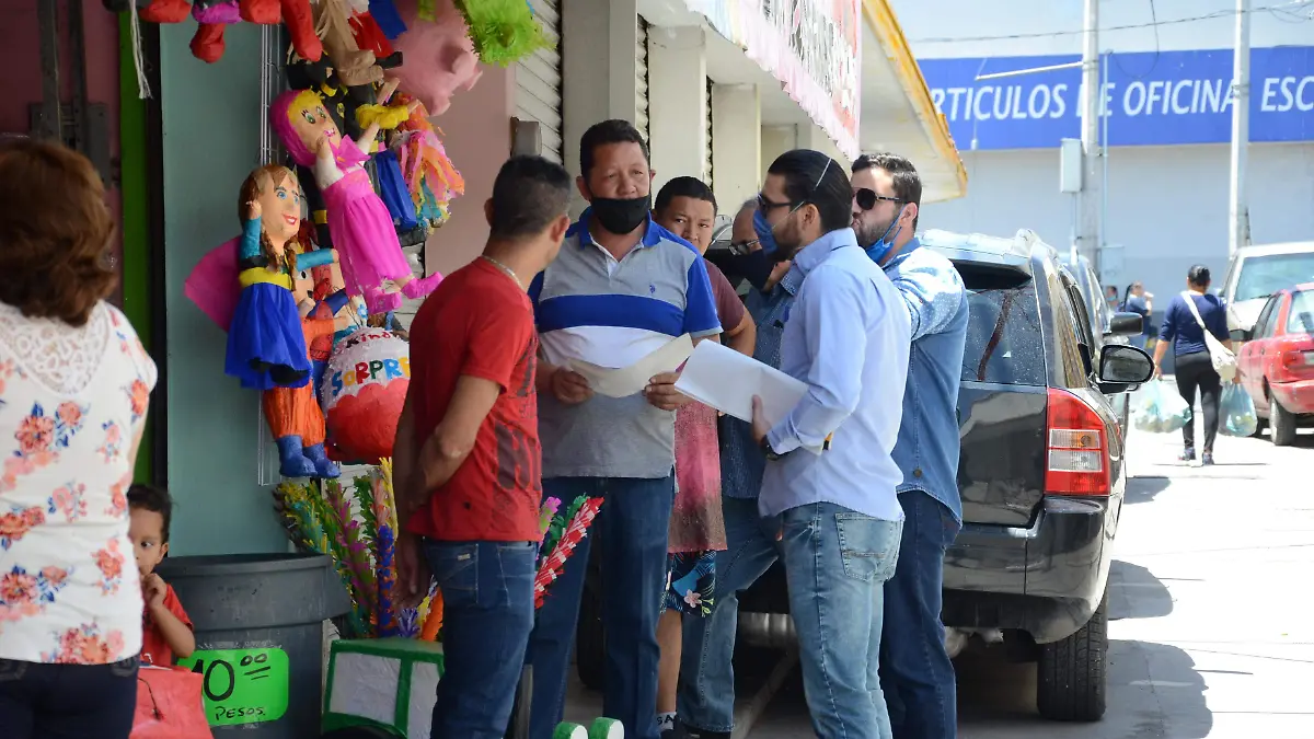 Operativo inspectores y policias municipales en calle cuarta (10)-MA