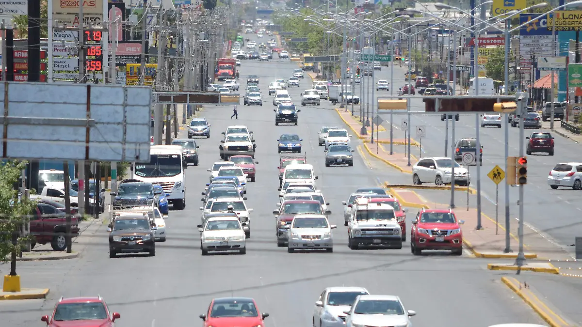 Trafico vehicular av tecnologico y vallarta  (2)