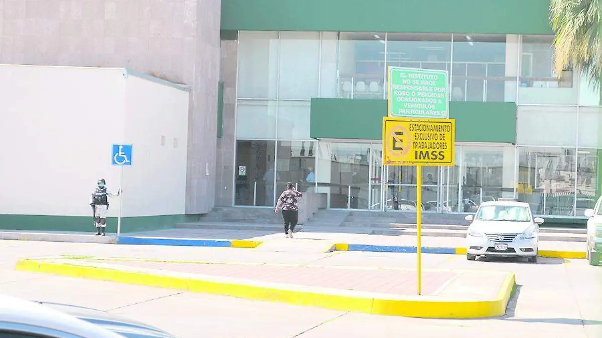 19 ABRIL- En la clìnica 11 atienden los casos