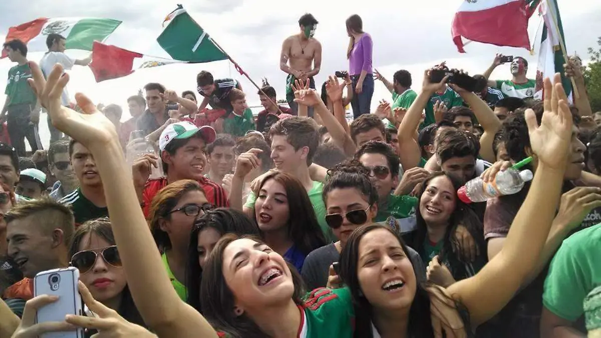 10447132_886486518032937_1399049071451099772_n