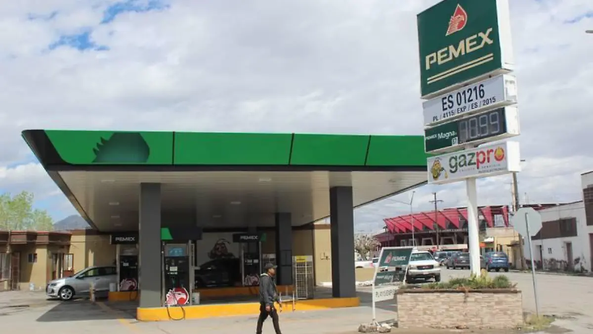 El precio de la gasolina continua a la baja
