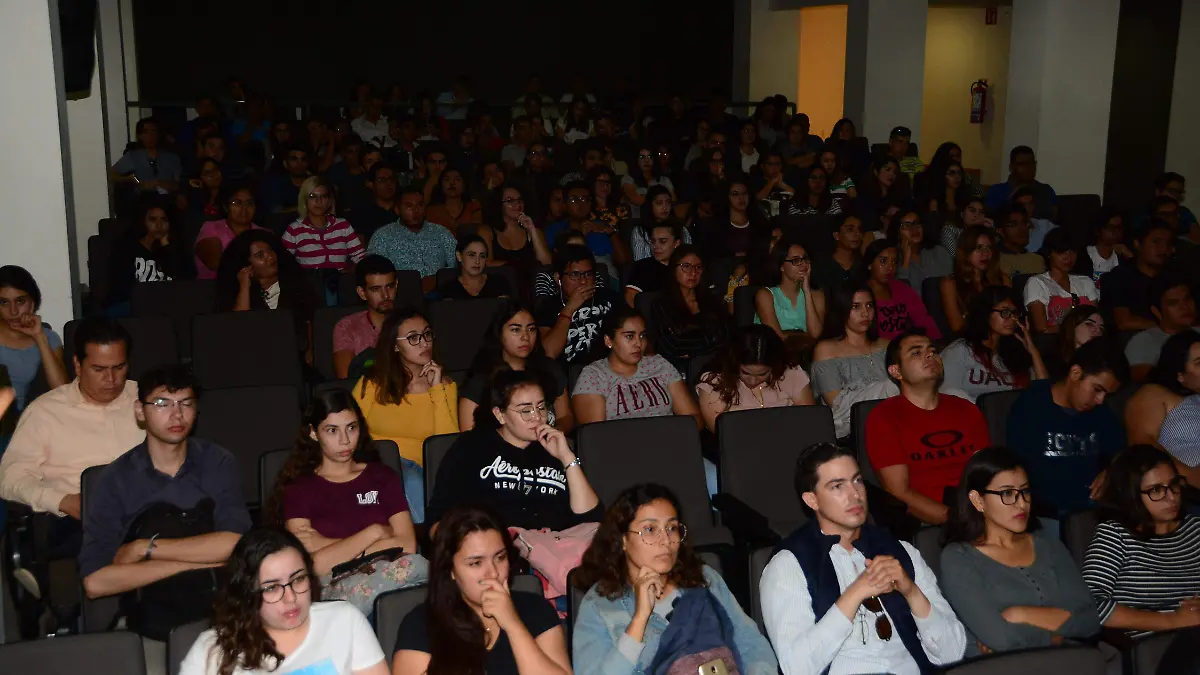 conferencia del embajador eduardo roldan (18)