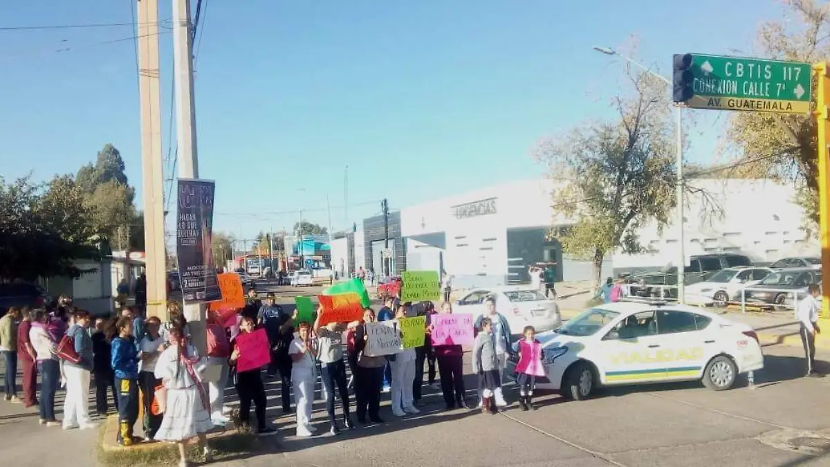 Luego de protestas y negociaciones acuerdan reistalar a personal despedido de ICHISAL