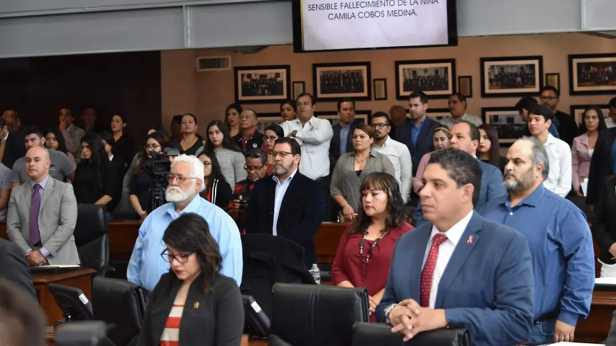 Minuto de Silencio en el Congreso por victimas de homicidios, niños y adolescentes