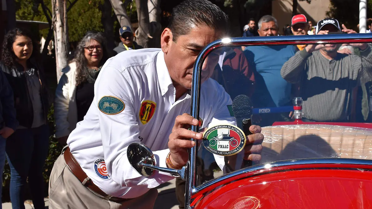 DESTAPAN REPLICA DE FORD NOTA ADRIANA (16)