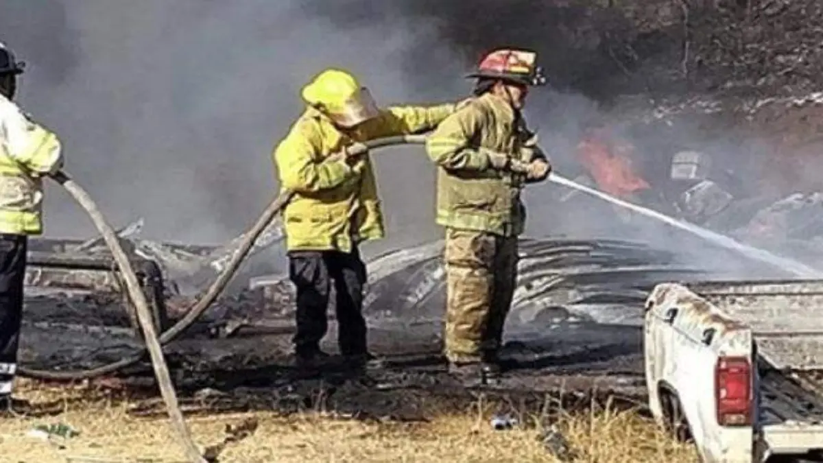 El proximo 22 de agosto dia del bombero les entregaran vehiuclos contra incendios