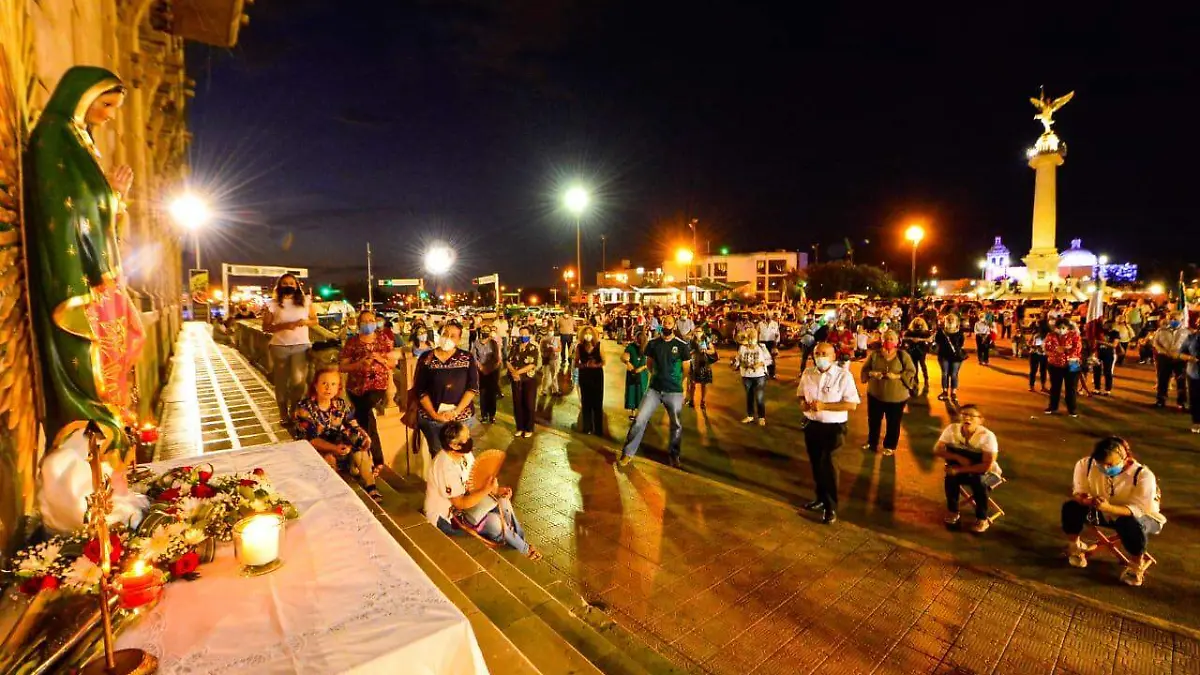 rezan en apoyo a campesinos  (1)