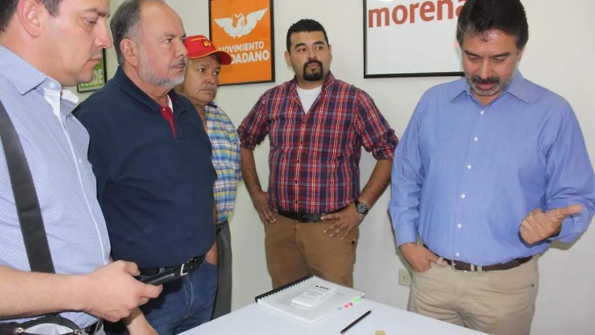 El INE prueba ante los medios de comunicacion que lapiz para votar no se borra