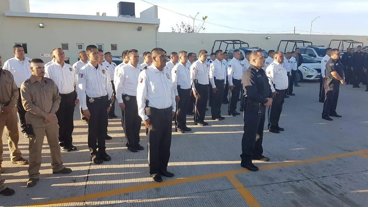El presidente Municipal Carlos Tena Nevarez ofrece a los policias mejores condiciones a cambio de trato digno a la ciudadania