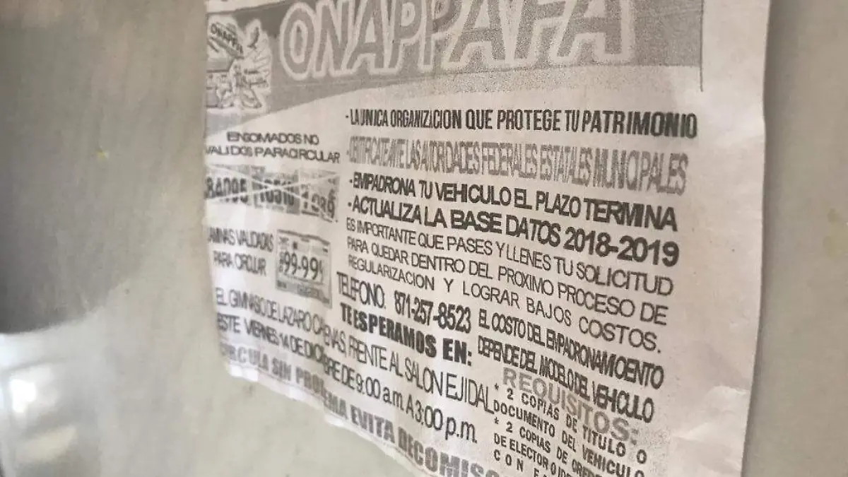 Informo Manuel de la Rosa Engañan a ciudadanos con engomados para supuesta regularización de “chuecos” 1