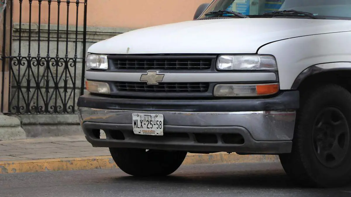 La fiscalia alerta a la poblacion por venta de placas foraneas apocrifas