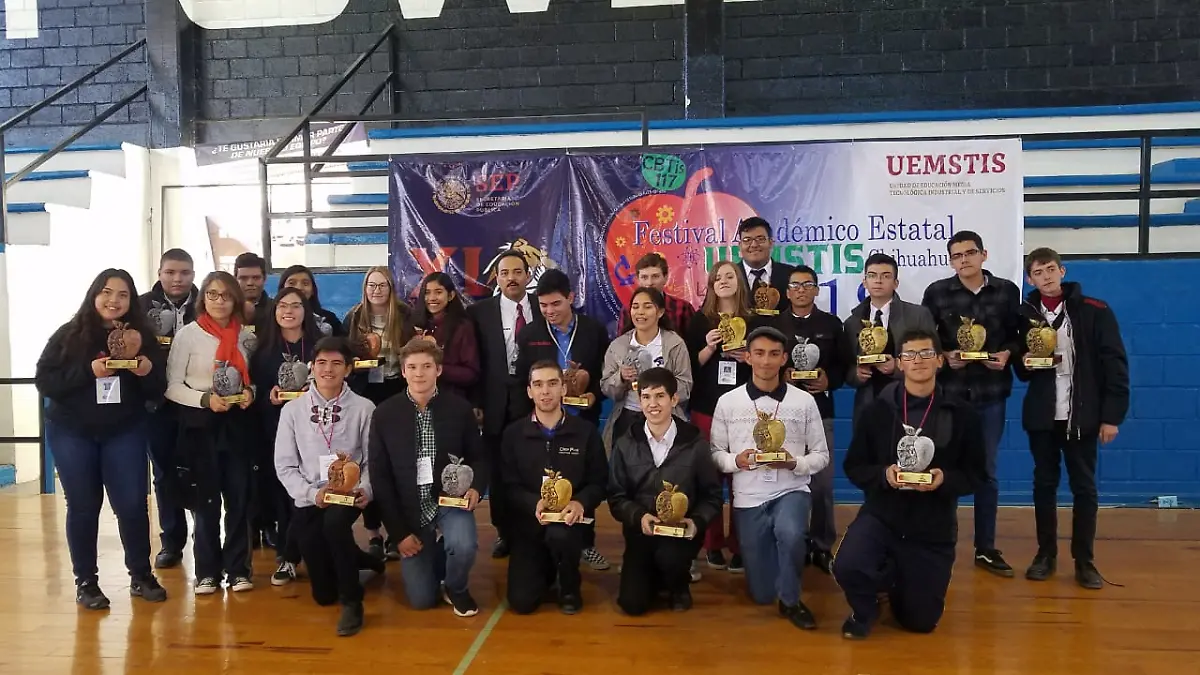 Siguen cosechando triunfos, CBTIS 117 arrasa premios Clausuran XIX Festival Académico de la Educación Técnica Industrial copia