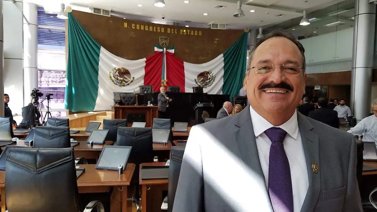Obed Lara Chávez, asumió el cargo ayer en el Congreso del Estado