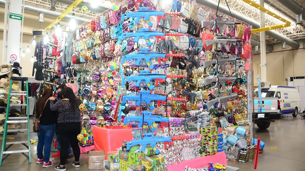 Juguetes belicos en expo canaco (3)