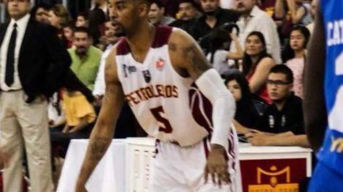 consterna a camarguenses la muerte del basquetbolista petrolero norteamericano Cliff Tucker (2) - copia