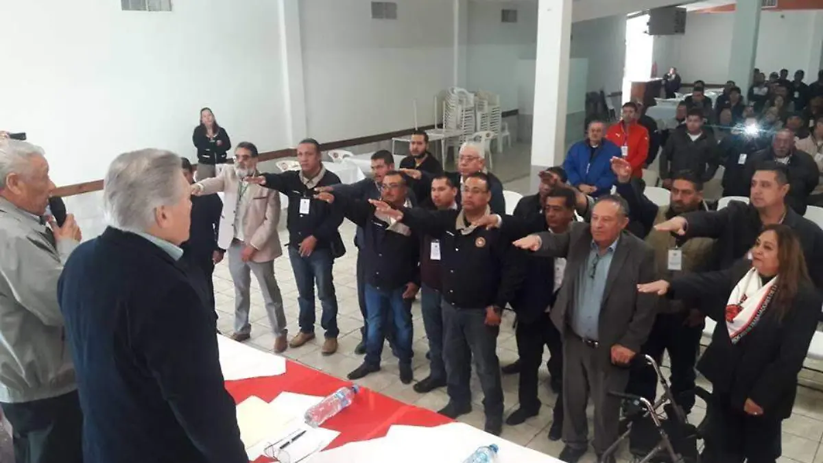 LA-Toma protesta mesa directiva de CTM con Cristobal Garcia