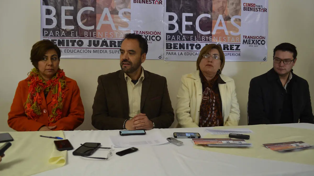 S-Anuncian becas