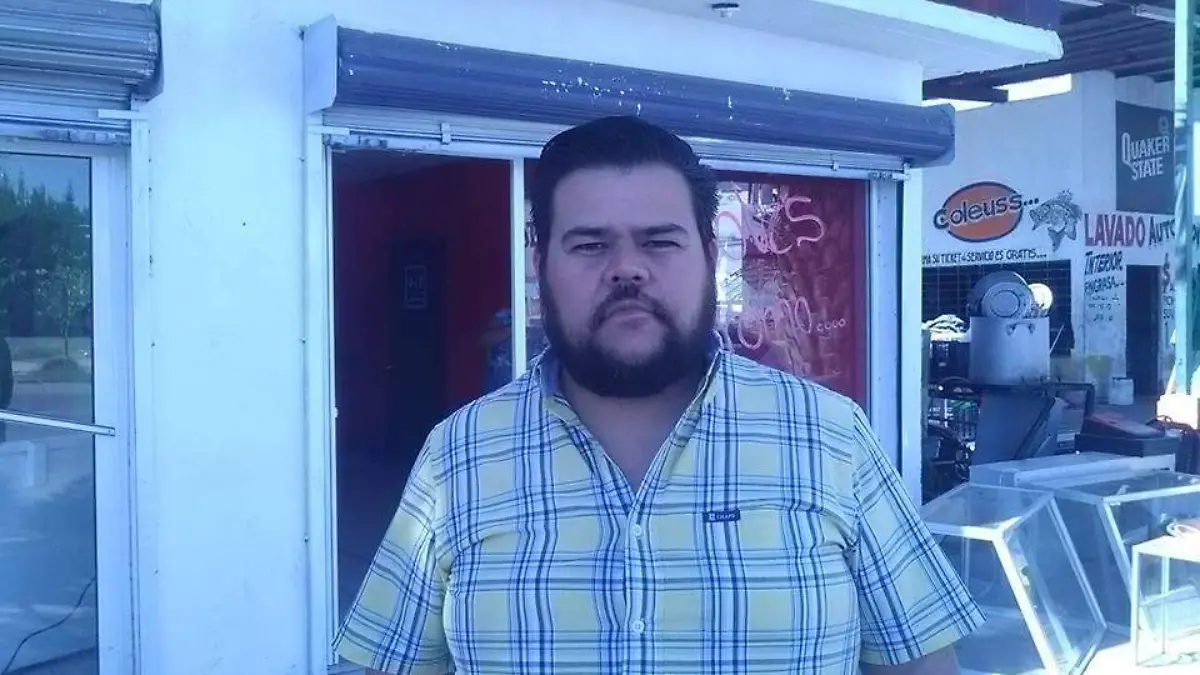 Ernesto Sígala%2cestrenan nuevo local frente a glorieta Gómez Morín