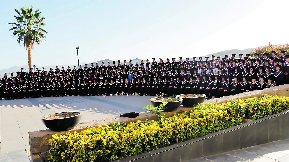 PRINCIPAL Nueva  generacion de egresados de la institucion_CMYK