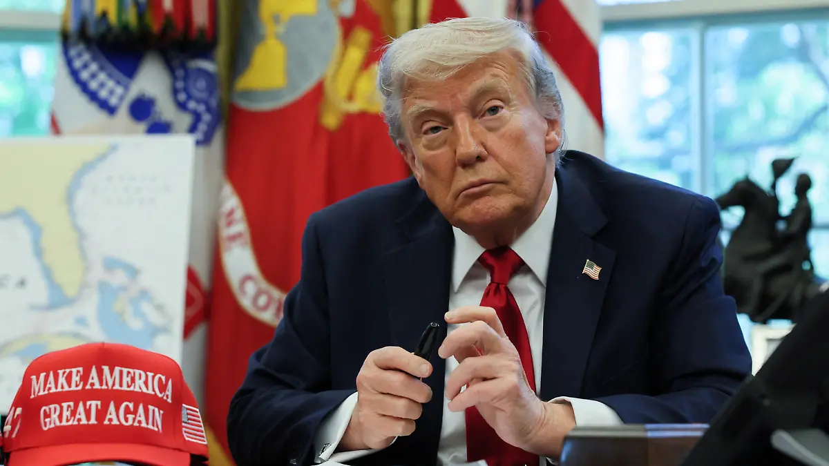Donald TRump (1)