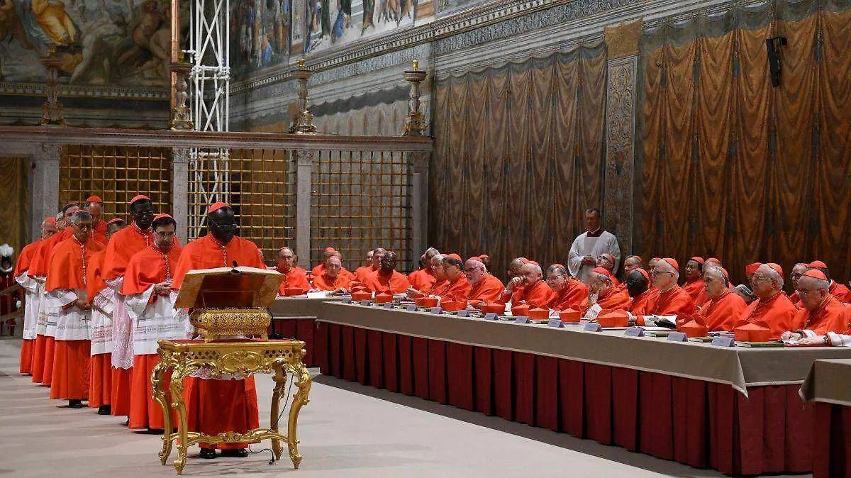 Inicia cónclave en El Vaticano