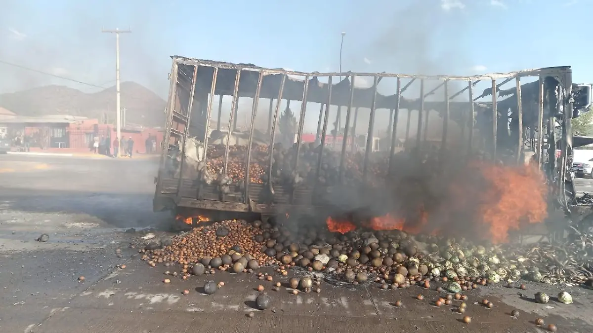 vehiculo incendiado