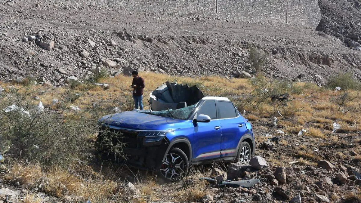volcadura en el periférico de la juventud