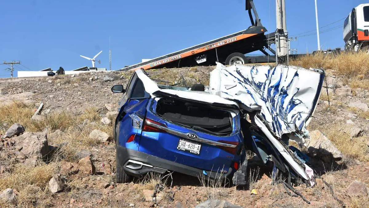 volcadura en el periférico de la juventud
