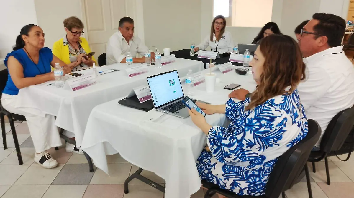 Sesion en la Asamblea Distrital