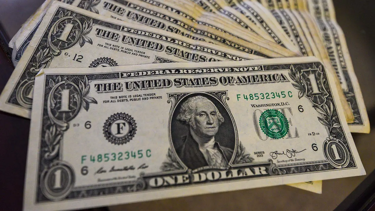 1014832_Aspectos billetes dólar_web