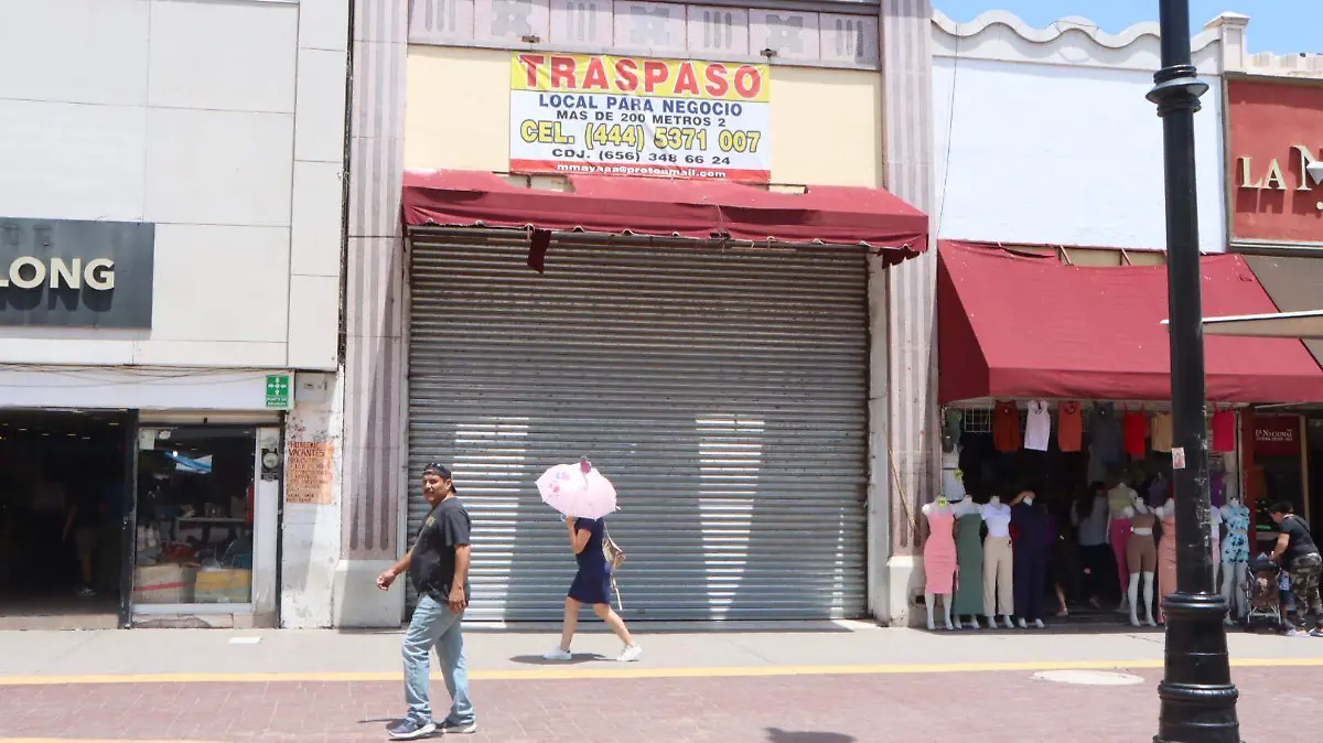Cierran locales_Colonia Centro