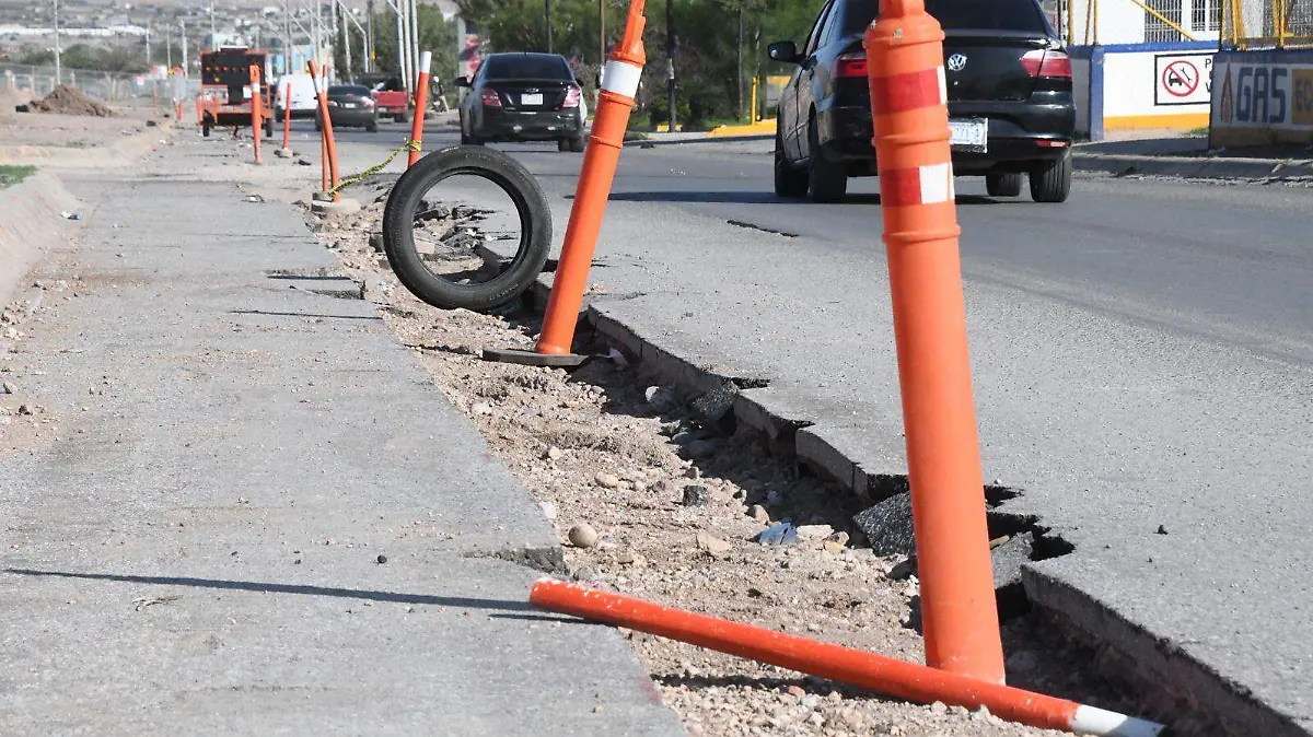 zanja baches vialidad calle tráfico