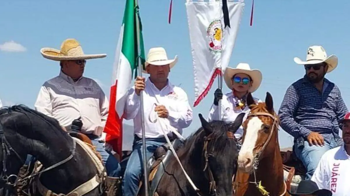 menonita participa en Cabalgata Villista