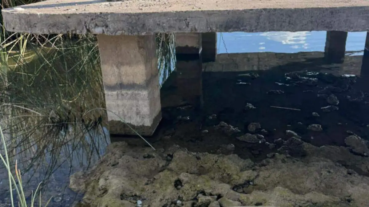 Baja nivel de Lago Colina