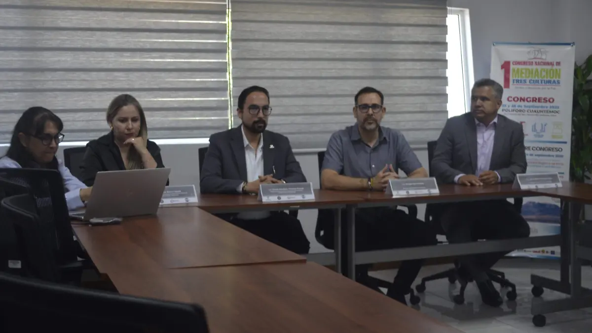 En rueda de prensa