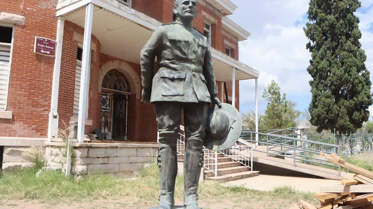 Estatua Toribio Ortega_Quinta Touche