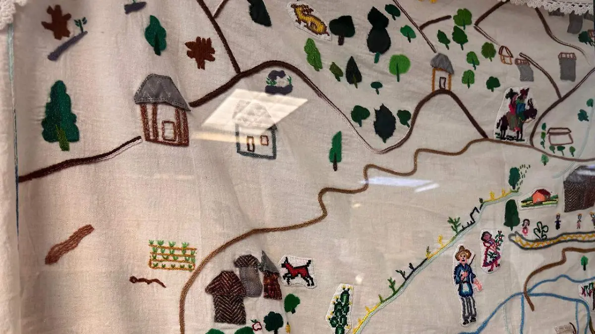 Coloradas de la Virgen mapa bordado desplazamiento forzado