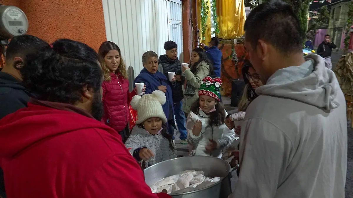 Posadas tradición navidad familia fiesta celebración costumbre