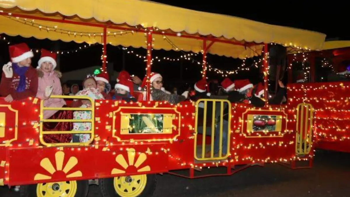 Desfile de las luces en Cuauhtémoc 