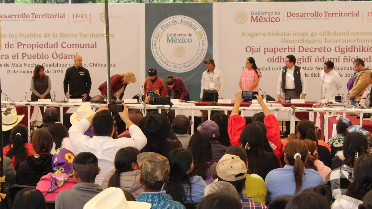 sheinbaum en la comunidad de Mala Noche