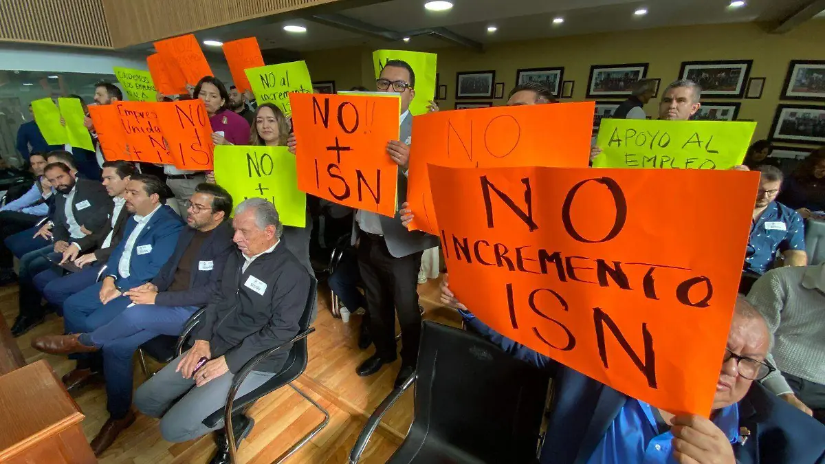 Empresarios _ se manifiestan en congreso