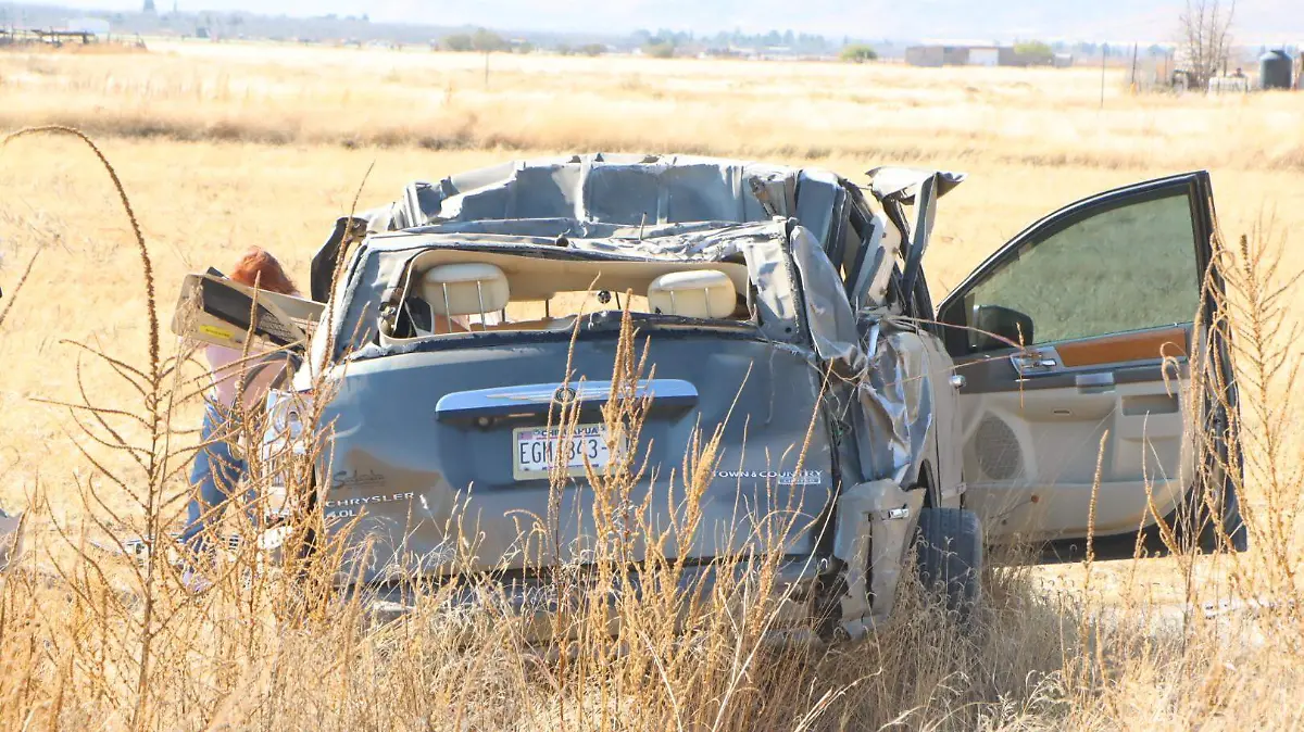Volcadura en km 38 de carretera a Juárez