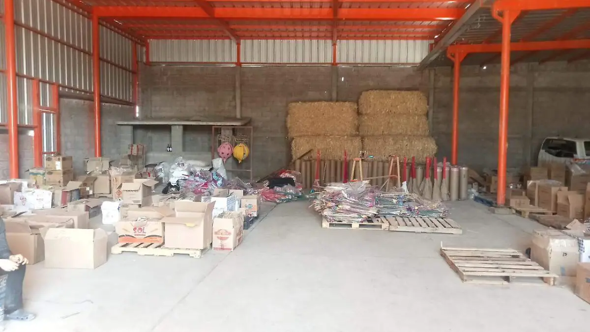 Bodega con pirotecnia explosivos