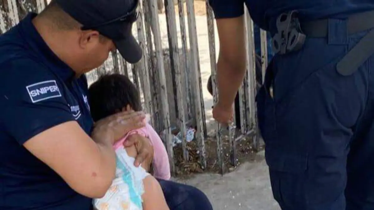 agentes atienden a menor