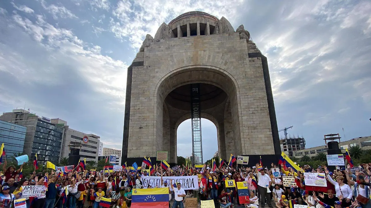 992044_Marcha venezolanos en México_web