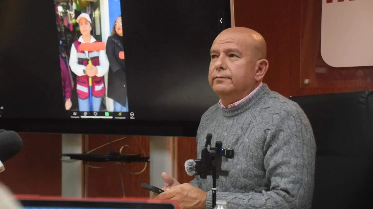 Cuahutemoc estrada y presidenta de Guadalupe y Calvo 