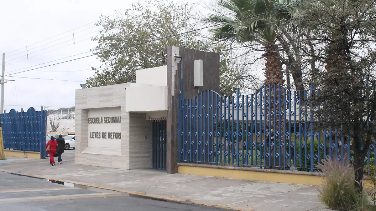 Escuela mal tiempo frío