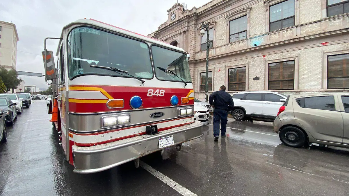 Bomberos en rectoría 