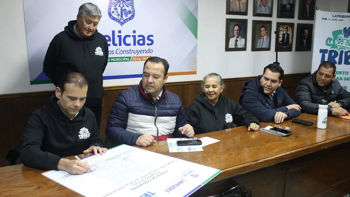 Firma convenio autoridades
